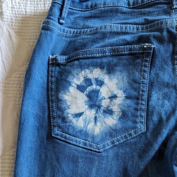SALE......Free People  UPCYCLED INDIGO DYED Bib Overalls Size 25 - Picture 2 of 10
